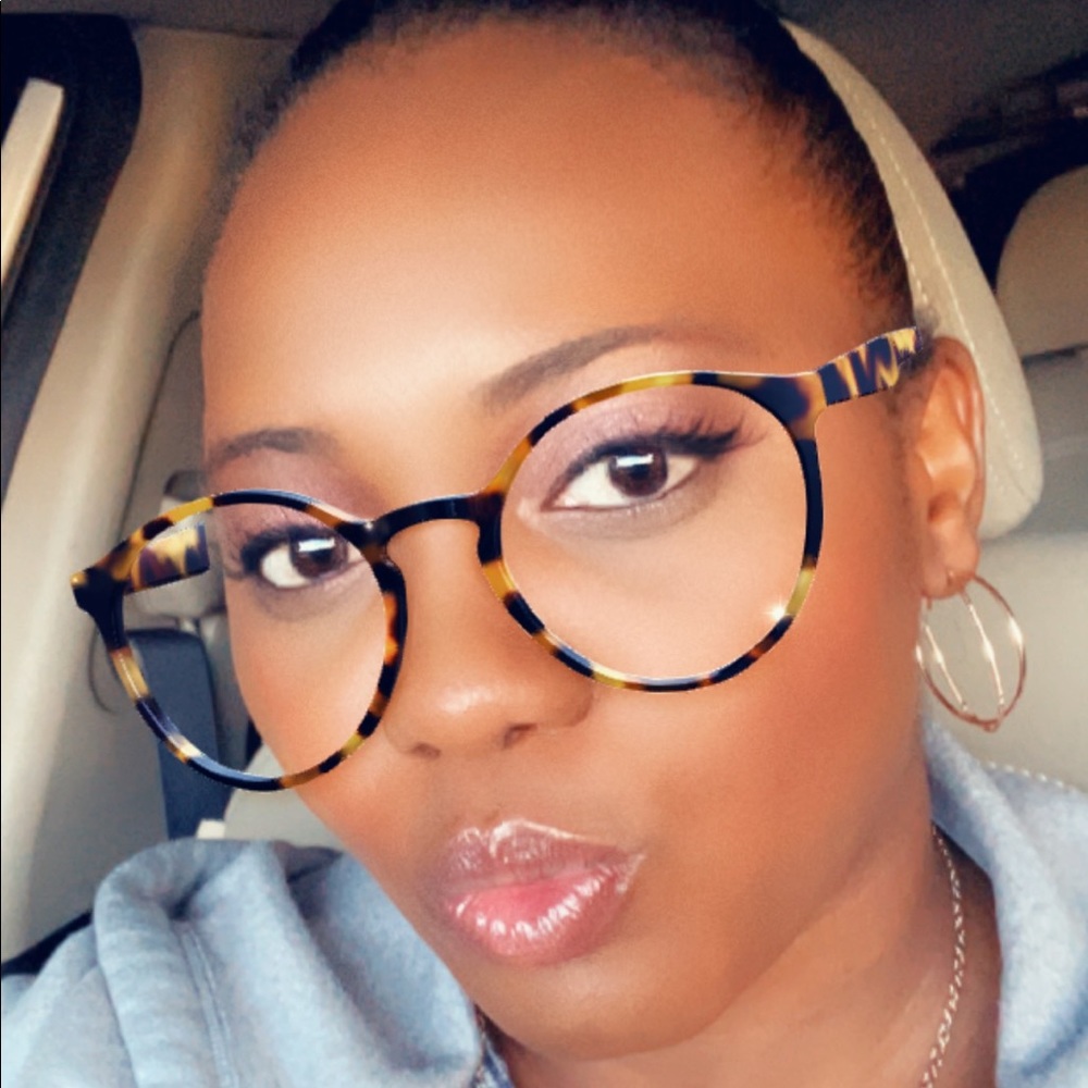 Meet your Posher, Natasha